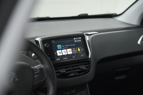 Peugeot 2008 PureTech 110 Blue Lion | Trekhaak | Apple Carplay | Parkeersensoren
