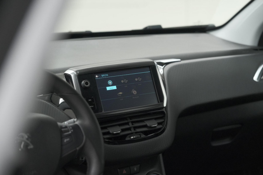Peugeot 2008 PureTech 110 Blue Lion | Trekhaak | Apple Carplay | Parkeersensoren