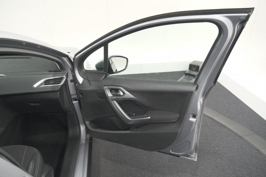 Peugeot 2008 PureTech 110 Blue Lion | Trekhaak | Apple Carplay | Parkeersensoren