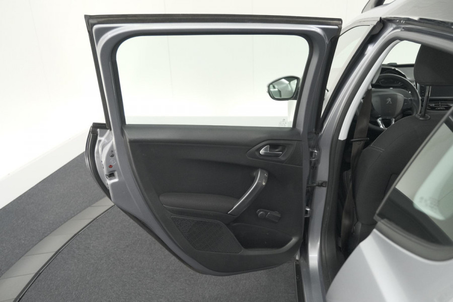 Peugeot 2008 PureTech 110 Blue Lion | Trekhaak | Apple Carplay | Parkeersensoren