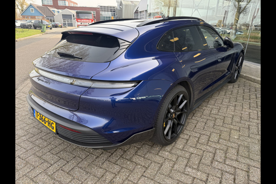 Porsche Taycan Sport Turismo GTS 93 kWh ** Carbon ** PCCB ** NP 198K ** NL auto!!