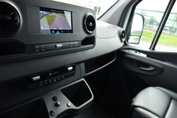 Mercedes-Benz Sprinter 516 2.2 CDI L2H1 DC PB Edition N1! Camera, Cruise, Carplay, 3500kg Trekhaak, Stoelverwarming, 164pk, geveerde stoel, Uniek!