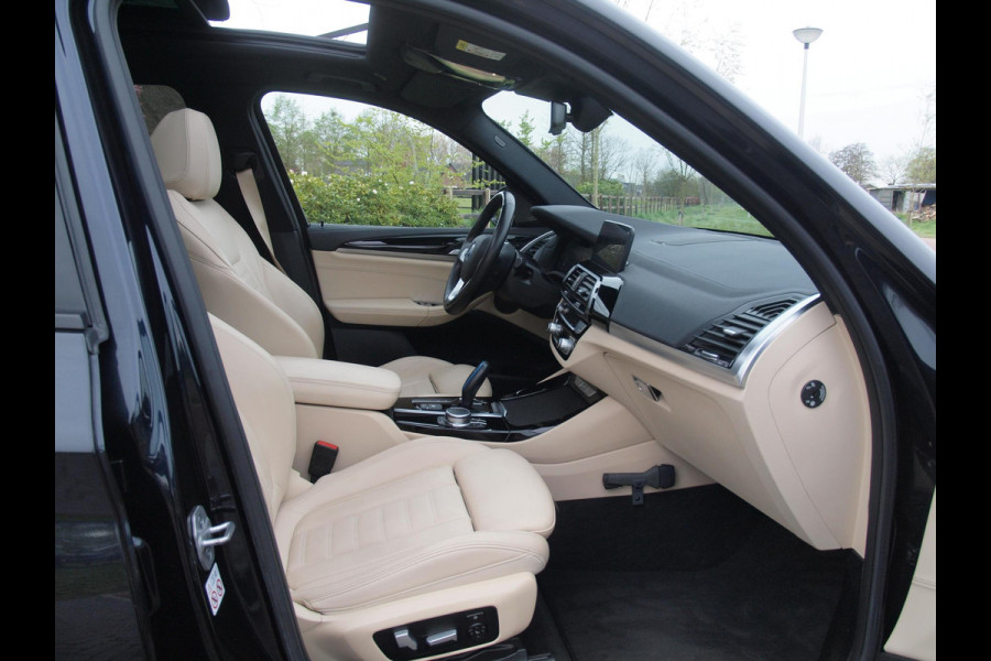 BMW iX3 High Executive 80 kWh | Panoramadak | Trekhaak | Head-Up Display | 360 Camera | Harman Kardon | Sfeerverlichting |