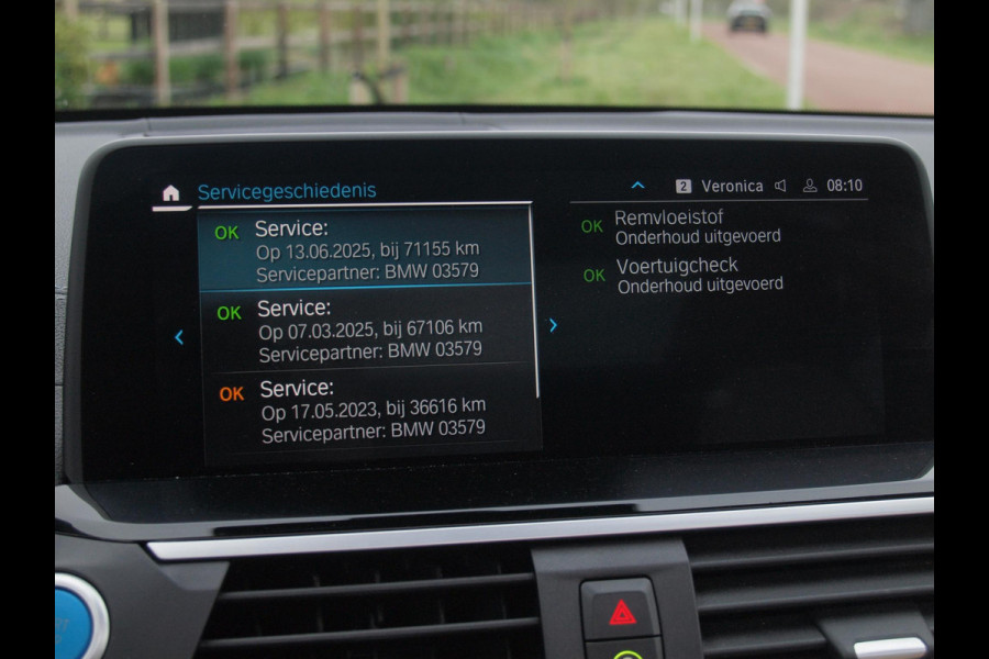 BMW iX3 High Executive 80 kWh | Panoramadak | Trekhaak | Head-Up Display | 360 Camera | Harman Kardon | Sfeerverlichting |