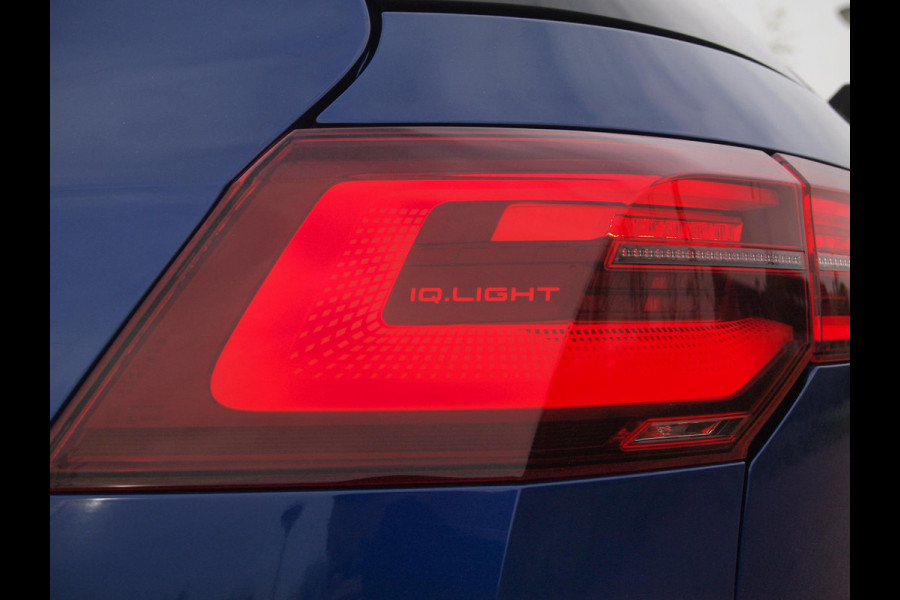 Volkswagen Golf 1.5 eTSI R-Line | Camera | Sfeerverlichting | Apple Carplay | Virtual Cockpit |