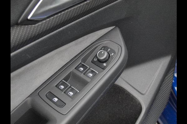 Volkswagen Golf 1.5 eTSI R-Line | Camera | Sfeerverlichting | Apple Carplay | Virtual Cockpit |
