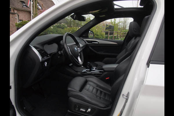 BMW iX3 High Executive 80 kWh | Panoramadak | Trekhaak | Head-Up Display | 360 Camera | Harman Kardon | Sfeerverlichting |