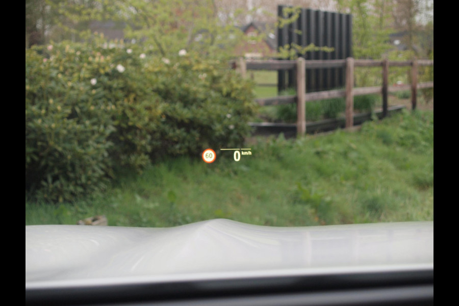 BMW iX3 High Executive 80 kWh | Panoramadak | Trekhaak | Head-Up Display | 360 Camera | Harman Kardon | Sfeerverlichting |