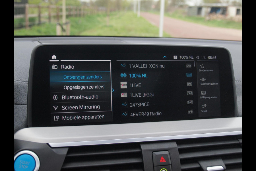 BMW iX3 High Executive 80 kWh | Panoramadak | Trekhaak | Head-Up Display | 360 Camera | Harman Kardon | Sfeerverlichting |