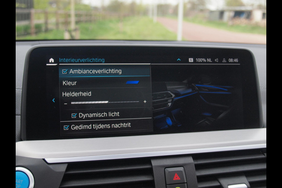 BMW iX3 High Executive 80 kWh | Panoramadak | Trekhaak | Head-Up Display | 360 Camera | Harman Kardon | Sfeerverlichting |