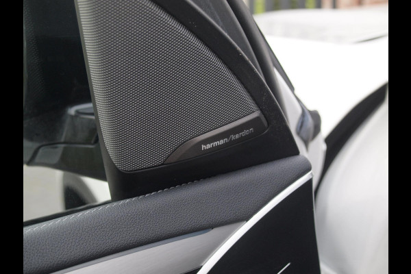 BMW iX3 High Executive 80 kWh | Panoramadak | Trekhaak | Head-Up Display | 360 Camera | Harman Kardon | Sfeerverlichting |
