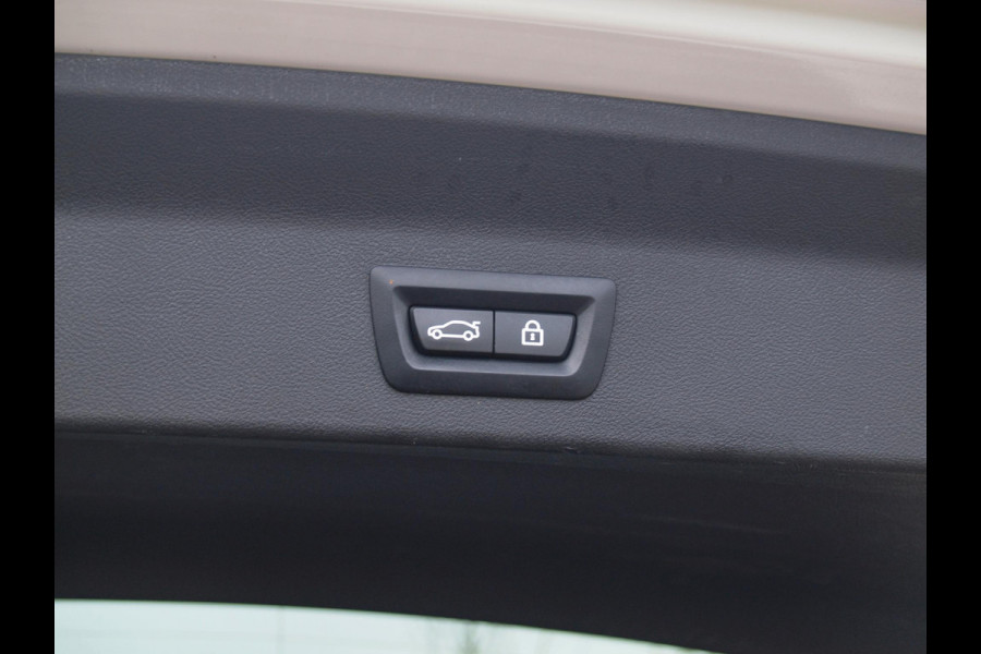 BMW iX3 High Executive 80 kWh | Panoramadak | Trekhaak | Head-Up Display | 360 Camera | Harman Kardon | Sfeerverlichting |