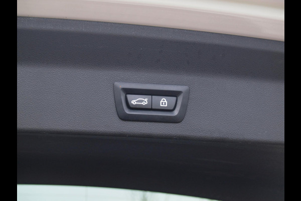 BMW iX3 High Executive 80 kWh | Panoramadak | Trekhaak | Head-Up Display | 360 Camera | Harman Kardon | Sfeerverlichting |