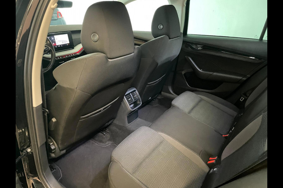 Škoda Octavia Combi 1.0 e-TSI Business Edition AUTOMAAT PANO NAVI CRUISEL BLUETOOTH ELEK RAMEN CENT VERG VELGEN NETTE AUTO
