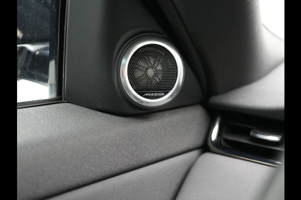 Land Rover Range Rover Evoque P300e AWD R-Dynamic PHEV 309pk | Panodak | 360 Camera | Adaptive Cruise | Head Up | Meridian Audio | Lederen Sportstoelen Memory & Verwarmd | Keyless | Apple Carplay | Sfeerverlichting | Navigatie | Virtual | DAB | Plug In Hybrid |