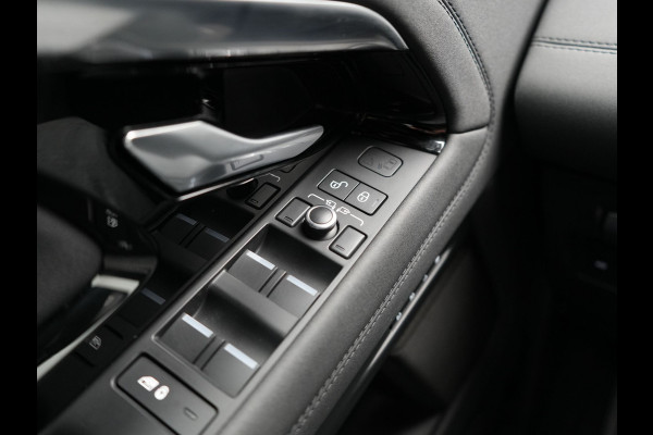 Land Rover Range Rover Evoque P300e AWD R-Dynamic PHEV 309pk | Panodak | 360 Camera | Adaptive Cruise | Head Up | Meridian Audio | Lederen Sportstoelen Memory & Verwarmd | Keyless | Apple Carplay | Sfeerverlichting | Navigatie | Virtual | DAB | Plug In Hybrid |