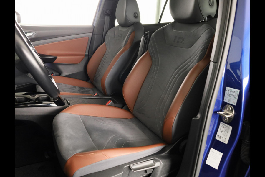 Volkswagen ID.4 First 77 kWh 204pk SoH 88,9 | Camera| Parkeersensoren | Sfeerverlichting | Navigatie | Stoelverwarming| Stuurverwarming | Zwenkbare Trekhaak |