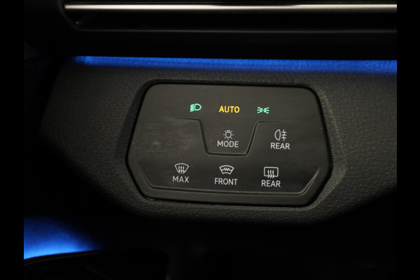 Volkswagen ID.4 First 77 kWh 204pk SoH 88,9 | Camera| Parkeersensoren | Sfeerverlichting | Navigatie | Stoelverwarming| Stuurverwarming | Zwenkbare Trekhaak |