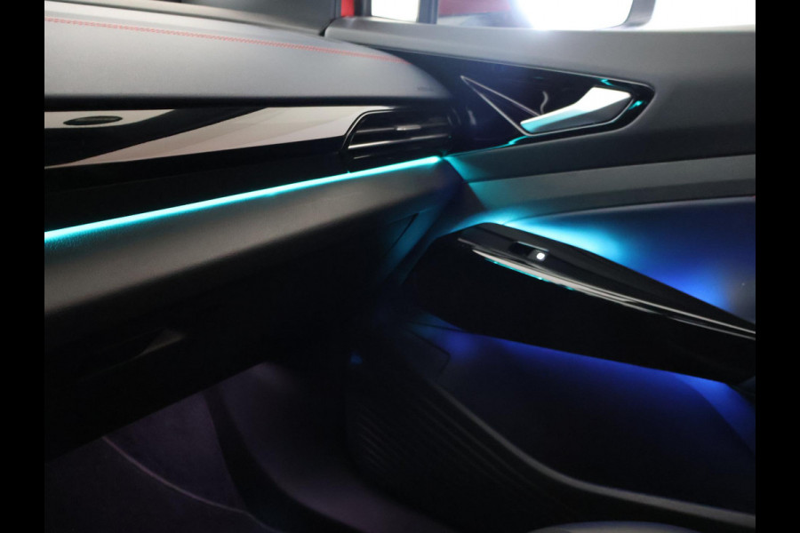 Volkswagen ID.4 GTX 4MOTION 77 kWh 300 PK + 20 INCH | PANORAMA | TREKHAAK WEGKL. | SFEERVERLICHTING | CAMERA | STUUR/STOELVERWARMING