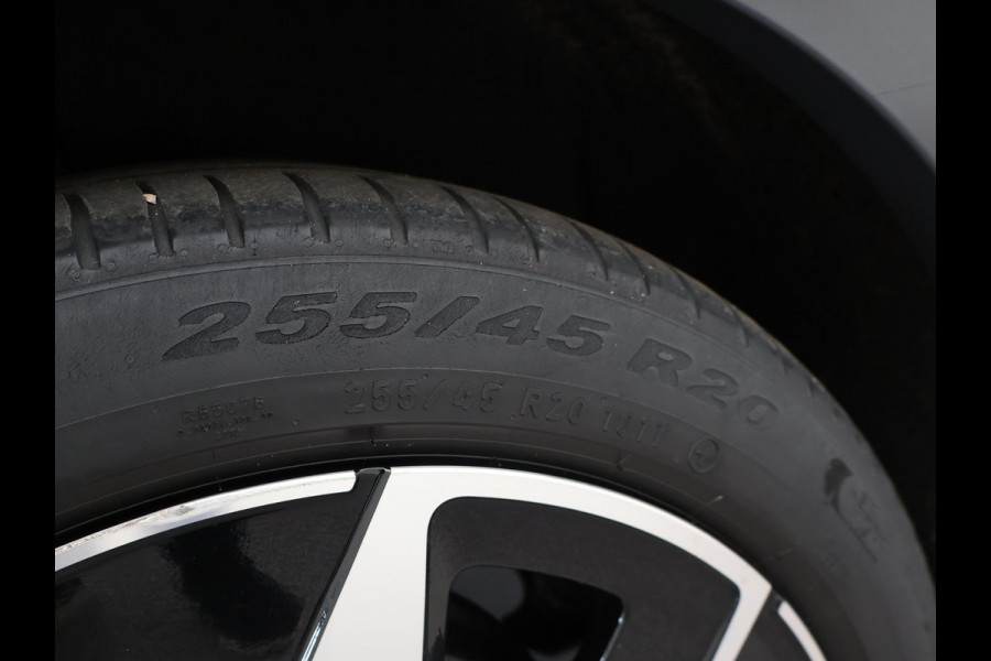 Volkswagen ID.4 GTX 4MOTION 77 kWh 300 PK + 20 INCH | PANORAMA | TREKHAAK WEGKL. | SFEERVERLICHTING | CAMERA | STUUR/STOELVERWARMING