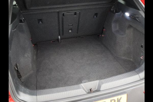 Volkswagen ID.4 GTX 4MOTION 77 kWh 300 PK + 20 INCH | PANORAMA | TREKHAAK WEGKL. | SFEERVERLICHTING | CAMERA | STUUR/STOELVERWARMING