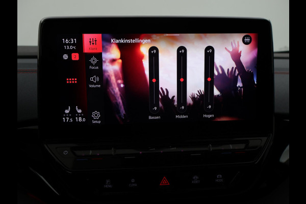 Volkswagen ID.4 GTX 4MOTION 77 kWh 300 PK + 20 INCH | PANORAMA | TREKHAAK WEGKL. | SFEERVERLICHTING | CAMERA | STUUR/STOELVERWARMING