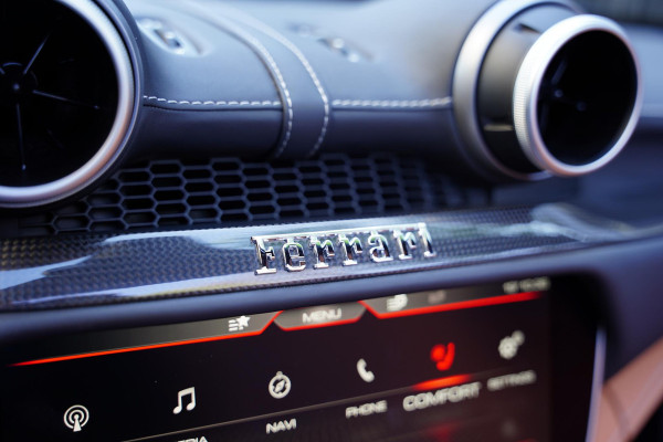 Ferrari Portofino 3.9 V8 HELE / Historical Color / Magneride / Carbon