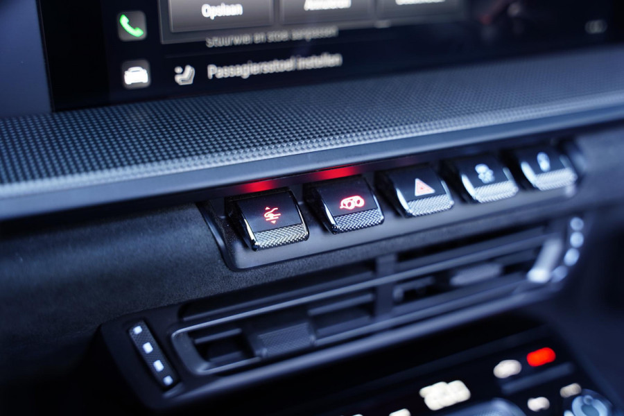 Porsche 911 Cabriolet 3.0 Carrera 4 GTS / NL-Auto / Sport Design / Lifting / Sportuitlaat