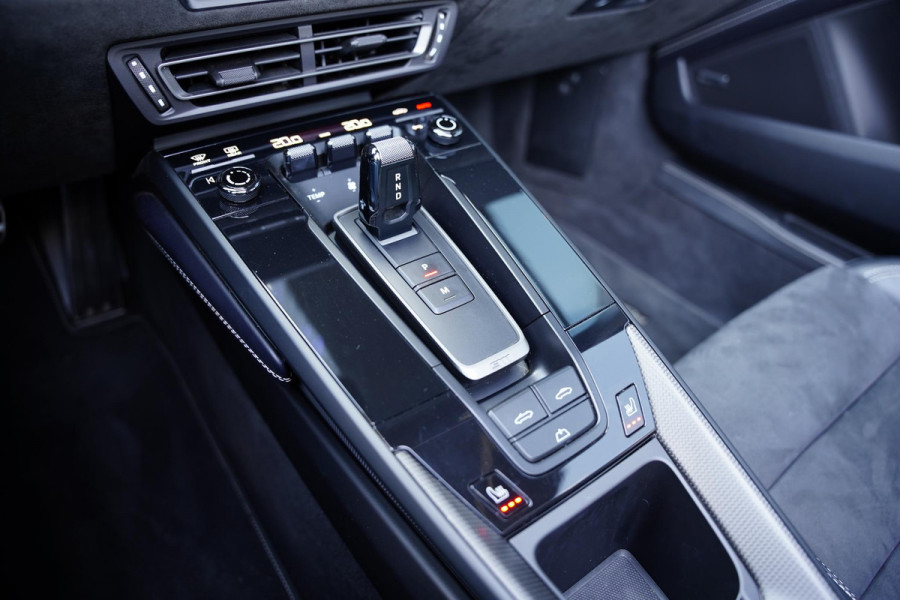 Porsche 911 Cabriolet 3.0 Carrera 4 GTS / NL-Auto / Sport Design / Lifting / Sportuitlaat