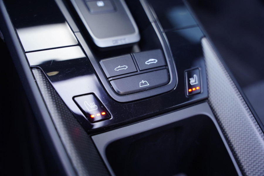 Porsche 911 Cabriolet 3.0 Carrera 4 GTS / NL-Auto / Sport Design / Lifting / Sportuitlaat