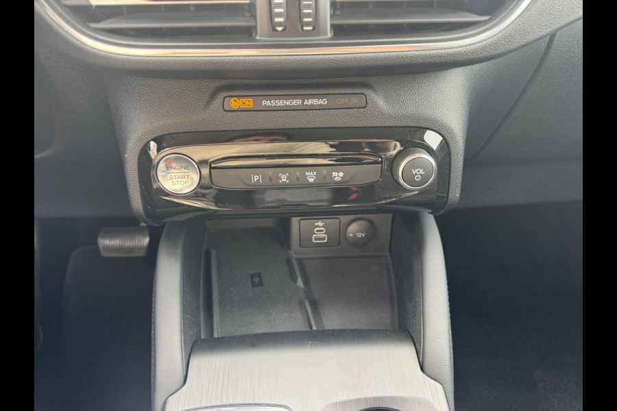 Ford Kuga 2.5 PHEV Titanium | 242pk | Wegklapbare Trekhaak | 2.100kg Trekgewicht | Achteruitrijcamera | Cruise control | Navigatie | Digitale cockpit