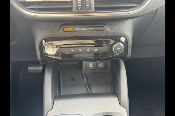 Ford Kuga 2.5 PHEV Titanium | 242pk | Wegklapbare Trekhaak | 2.100kg Trekgewicht | Achteruitrijcamera | Cruise control | Navigatie | Digitale cockpit