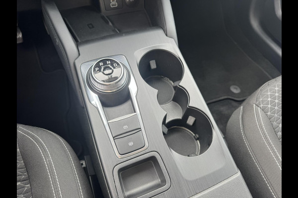 Ford Kuga 2.5 PHEV Titanium | 242pk | Wegklapbare Trekhaak | 2.100kg Trekgewicht | Achteruitrijcamera | Cruise control | Navigatie | Digitale cockpit