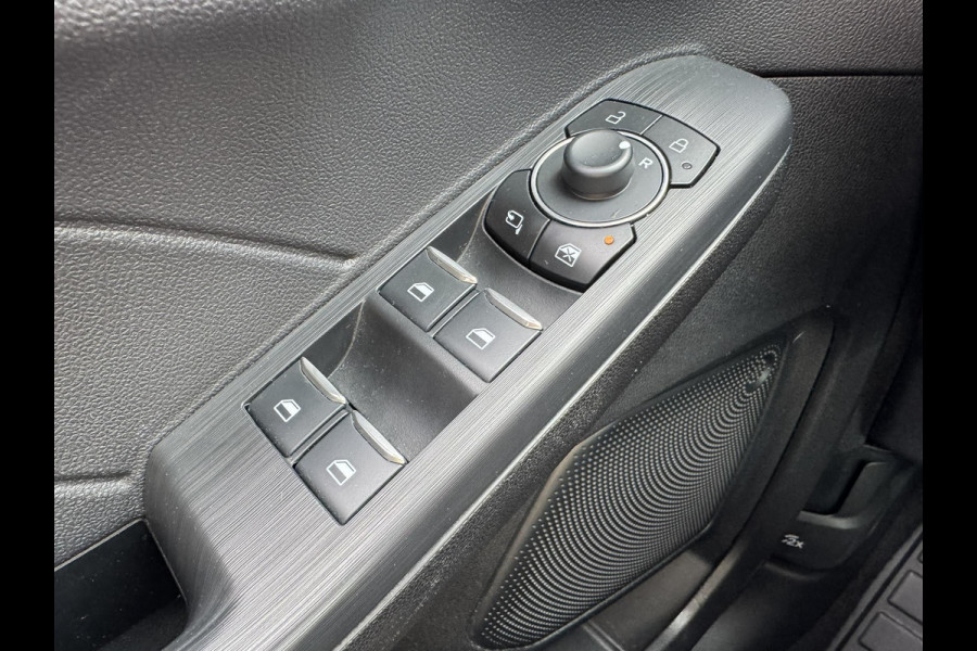 Ford Kuga 2.5 PHEV Titanium | 242pk | Wegklapbare Trekhaak | 2.100kg Trekgewicht | Achteruitrijcamera | Cruise control | Navigatie | Digitale cockpit