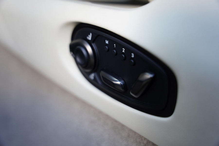 Aston Martin DB12 Volante 4.0 V8 NEW SERVICE NL-AUTO