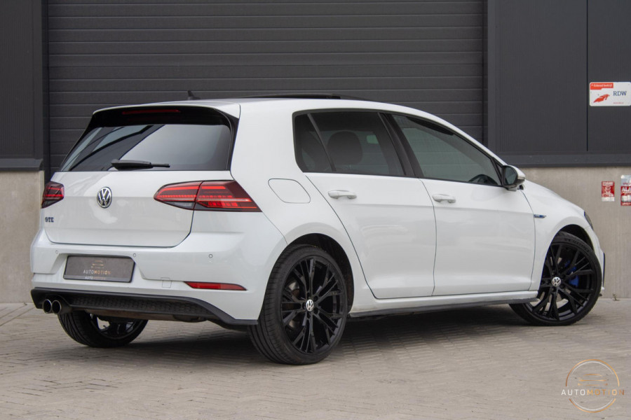 Volkswagen Golf 7.5 1.4 TSI PHEV GTE PANO STOELVERWARMING CAMERA
