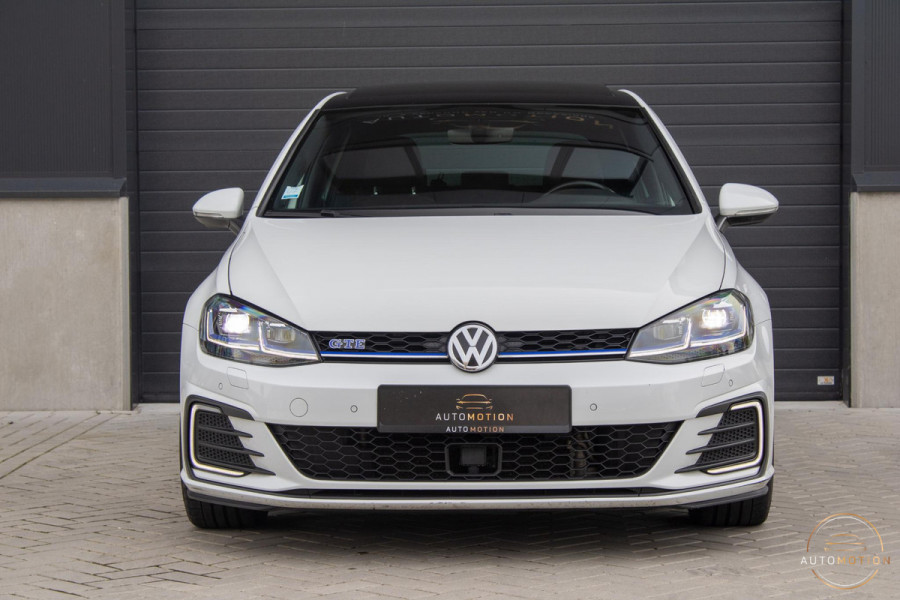 Volkswagen Golf 7.5 1.4 TSI PHEV GTE PANO STOELVERWARMING CAMERA