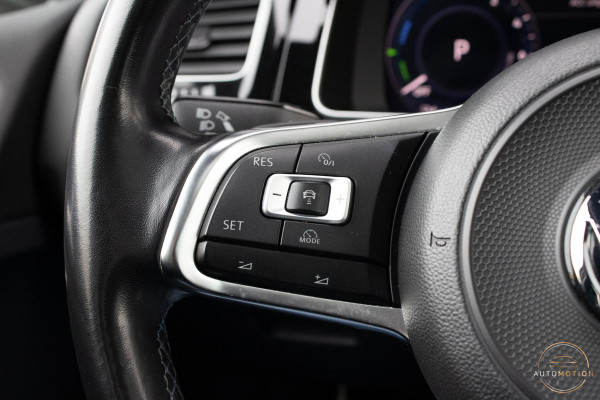 Volkswagen Golf 7.5 1.4 TSI PHEV GTE PANO STOELVERWARMING CAMERA