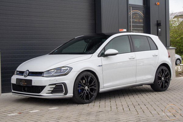 Volkswagen Golf 7.5 1.4 TSI PHEV GTE PANO STOELVERWARMING CAMERA