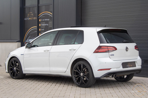 Volkswagen Golf 7.5 1.4 TSI PHEV GTE PANO STOELVERWARMING CAMERA