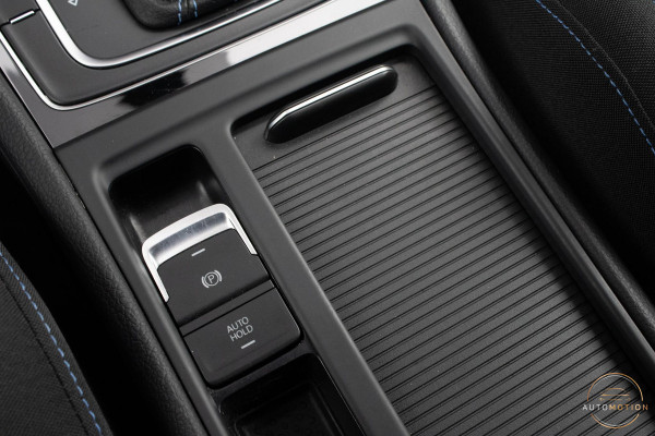 Volkswagen Golf 7.5 1.4 TSI PHEV GTE PANO STOELVERWARMING CAMERA