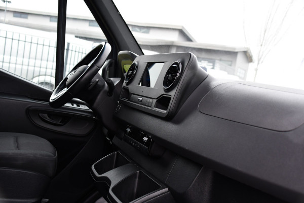Mercedes-Benz Sprinter 315 1.9 CDI L2H2 FWD AMG Edition Adaptieve Cruise, Camera, Carplay, 150pk, LED, Dodehoek, Sensoren, Multimedia, Uniek!