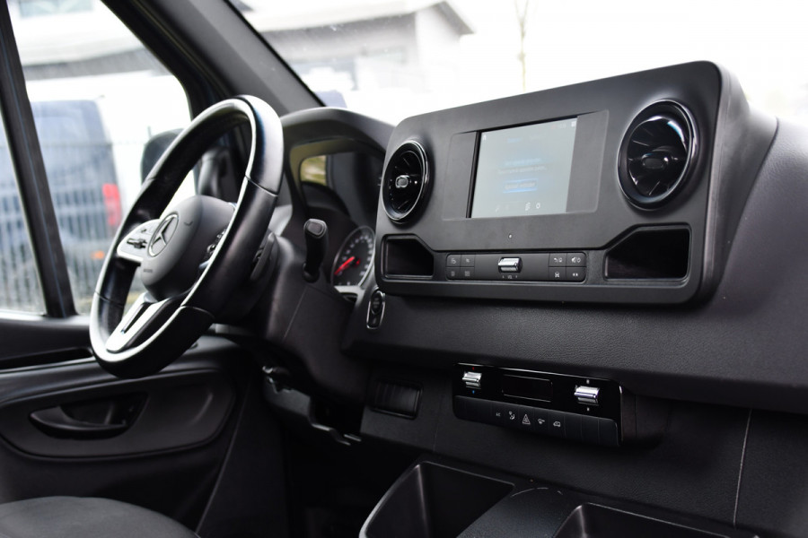 Mercedes-Benz Sprinter 315 1.9 CDI L2H2 FWD AMG Edition Adaptieve Cruise, Camera, Carplay, 150pk, LED, Dodehoek, Sensoren, Multimedia, Uniek!