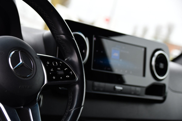 Mercedes-Benz Sprinter 319 V6 3.0 CDI L2H1 DC PB Edition Cruise, Camera, Carplay, 10,5'' Mbux, LED, Leder, Memorie, Trekhaak, 5 Zits, Uniek!