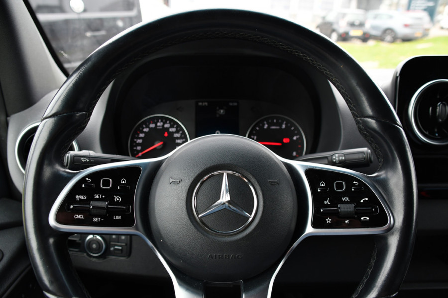 Mercedes-Benz Sprinter 319 V6 3.0 CDI L2H1 DC PB Edition Cruise, Camera, Carplay, 10,5'' Mbux, LED, Leder, Memorie, Trekhaak, 5 Zits, Uniek!