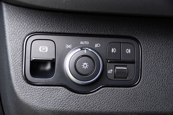 Mercedes-Benz Sprinter 319 V6 3.0 CDI L2H1 DC PB Edition Cruise, Camera, Carplay, 10,5'' Mbux, LED, Leder, Memorie, Trekhaak, 5 Zits, Uniek!