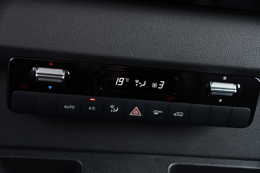 Mercedes-Benz Sprinter 319 V6 3.0 CDI L2H1 DC PB Edition Cruise, Camera, Carplay, 10,5'' Mbux, LED, Leder, Memorie, Trekhaak, 5 Zits, Uniek!