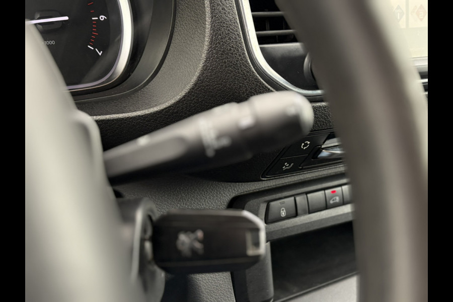 Peugeot Expert 231L 2.0 BlueHDI 120 Premium Pack Zomerwielset op LMV | Dual-Zone Climate Control | Binnenspiegel d.m.v. Camera | Apple Carplay