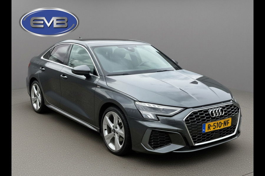 Audi A3 Limousine 30 TFSI S edition, 2 X S- LINE,matrix led, daytona grijs, 1 e eigenaar, 1/2 leder, 's, NL auto nap
