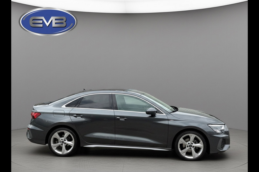 Audi A3 Limousine 30 TFSI S edition, 2 X S- LINE,matrix led, daytona grijs, 1 e eigenaar, 1/2 leder, 's, NL auto nap